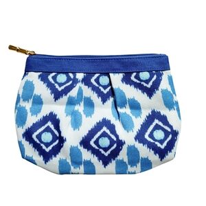 2 For 15$ Estee Lauder Blue and White Patterned Women's Cosmetic Bag NWT